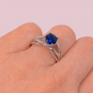 Anillo solitario de compromiso con cubic Zafiro de Plata 925